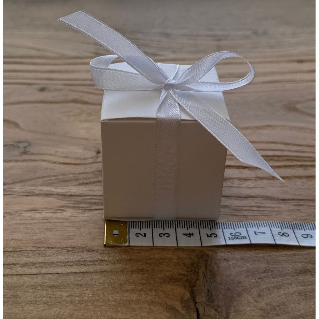 Wedding Confetti /  Bonbonniere boxes Small White  Pack of 20