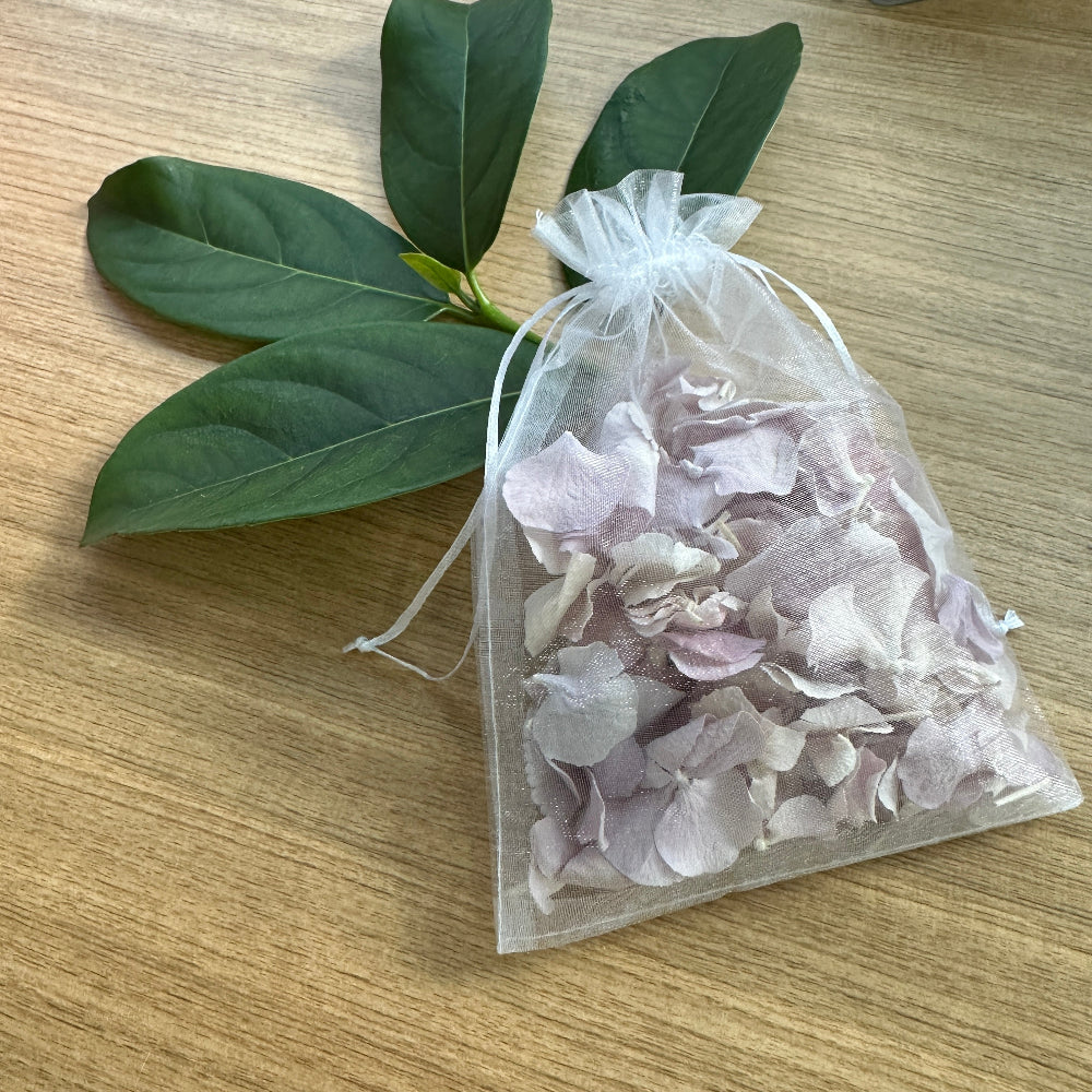 Freeze Dried Violet Mist Hydrangea Wedding Petal Confetti