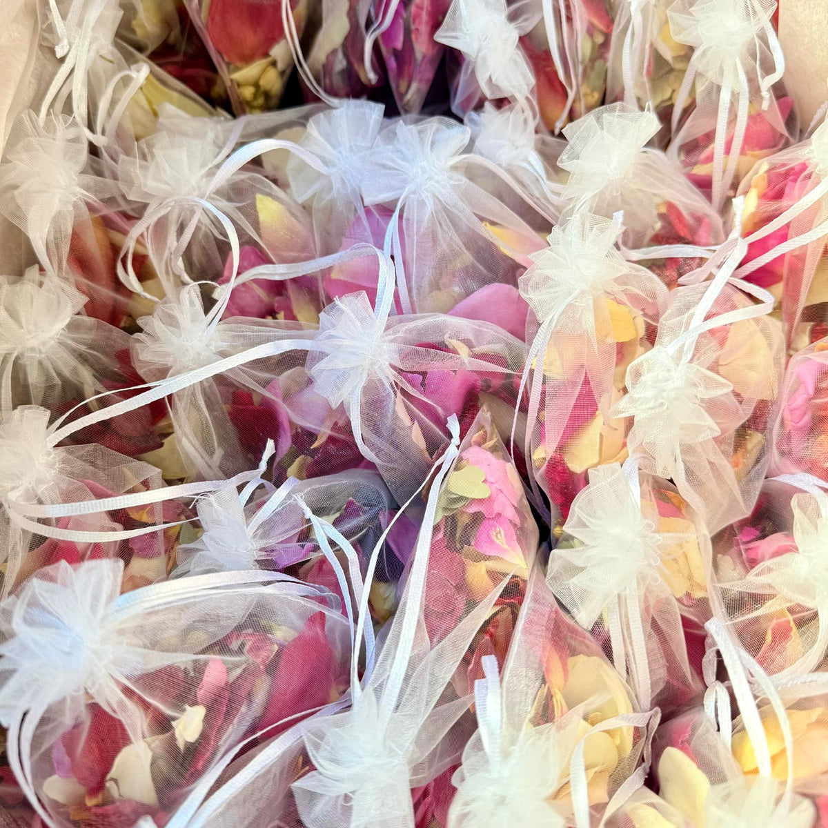 30 Individually Pre-Packaged Organza Bags Biodegradable Rose Petal Confetti -Australiana