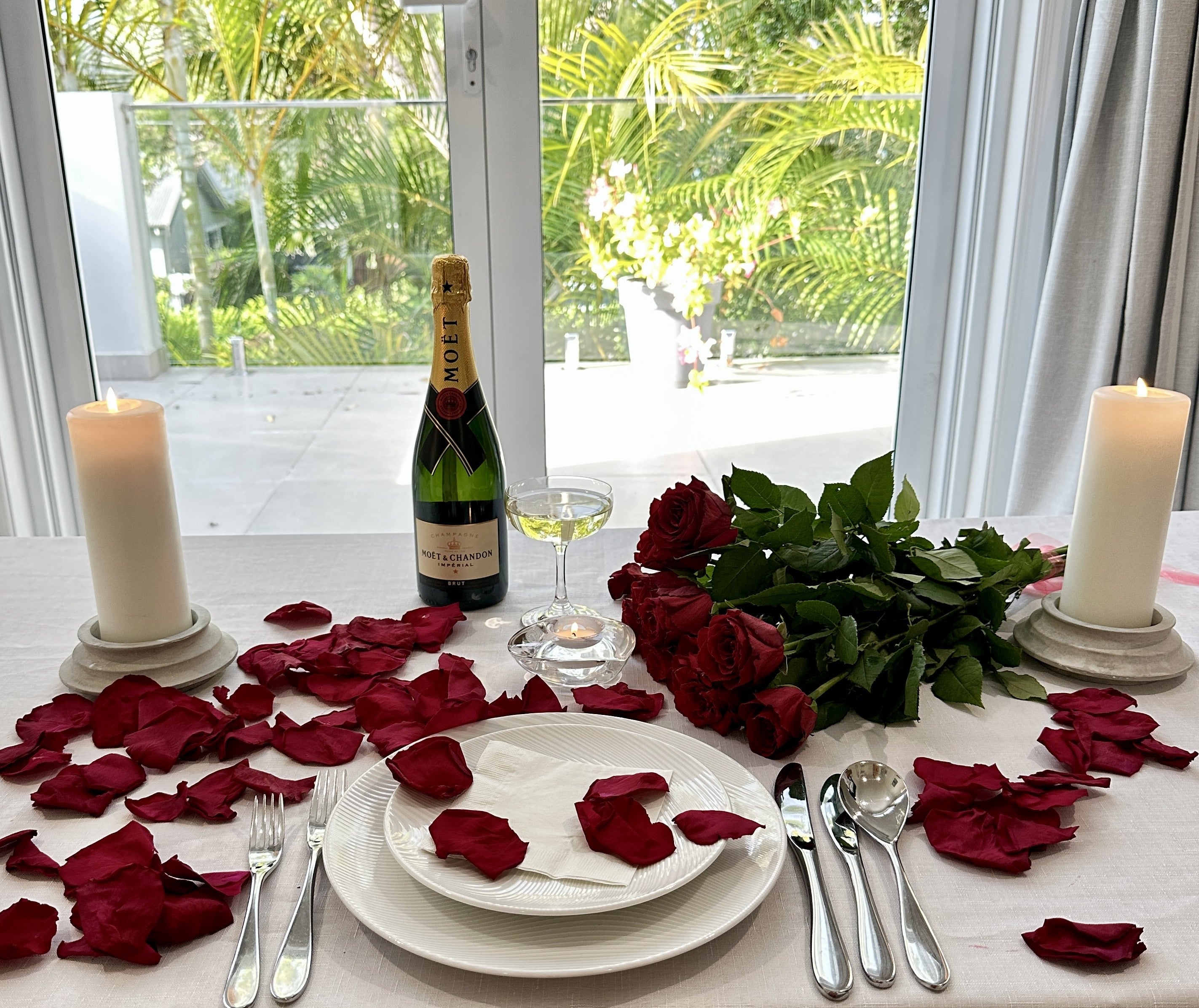 I love you Engagement Table Decoration Freeze Dried Rose Petals Sprinkles - Reusable Red Bags Set of 3