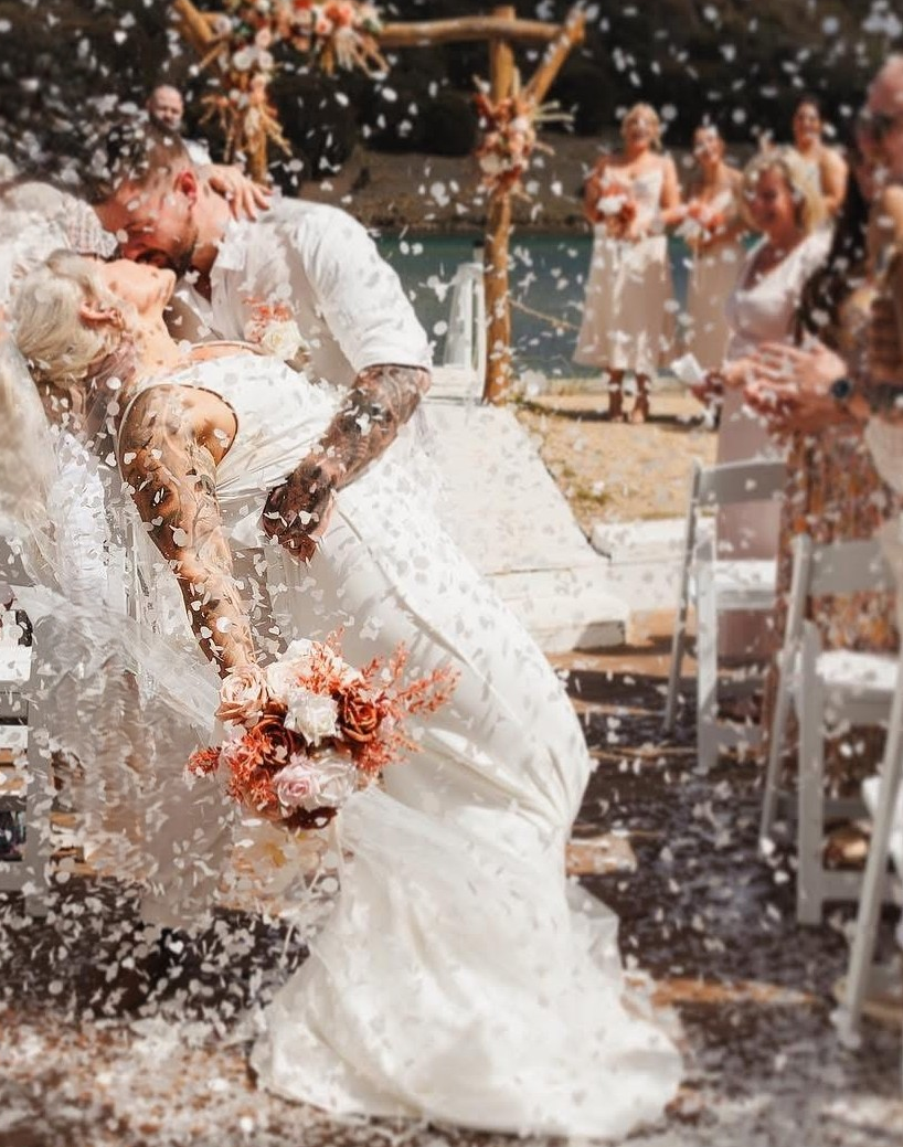 Hydrangea Petal Confetti Cannon/Popper - Antique White