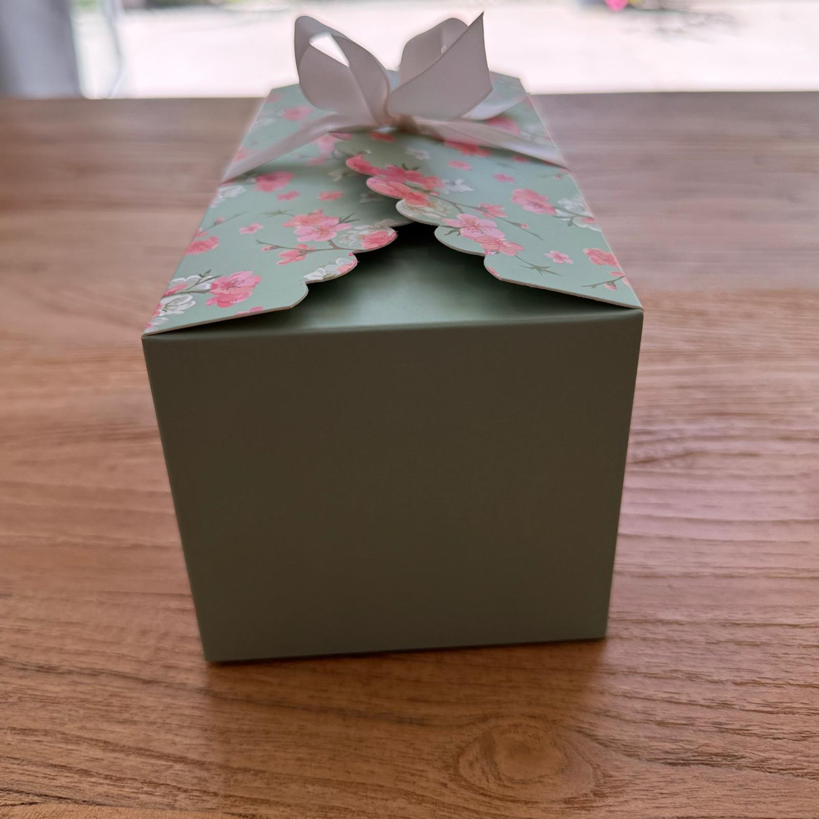 Vibrant Pink Freeze Dried Rose Petal Table Decoration Sprinkle Kit for Birthdays, Anniveraries