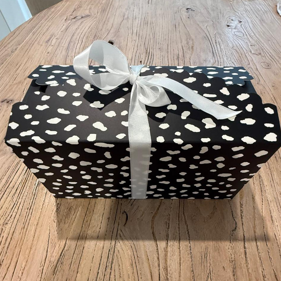 New Years Eve Magenta Freeze Dried Rose Petal Table Decoration Sprinkle kit